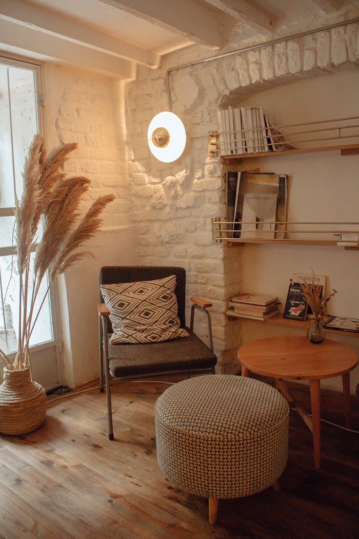 Warm and inviting modern living space with natural decor and a cozy atmosphere.